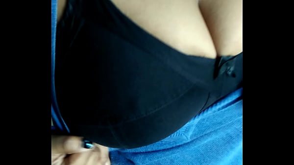 Payudara Montok Desi Menggoda Dengan Penampilan Telanjang