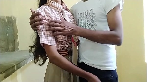 Mahasiswa Desa India Menggoda Pacar Sekolahnya Yang Berusia 18 Tahun Dengan Nafsu Liar