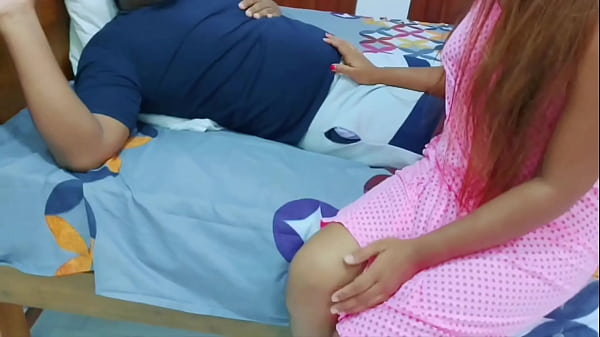 Sakit Tapi Nikmat, Mertua Menggoda Saat Istri Di Kantor