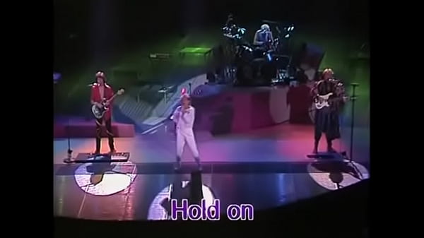 Konser Panas Yes 1983: Saat Rock Menjadi Liar Dan Seksi