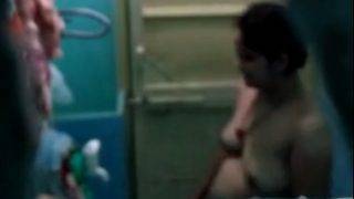 Video Kamar Mandi Bhabhi Yang Terekam Diam-diam