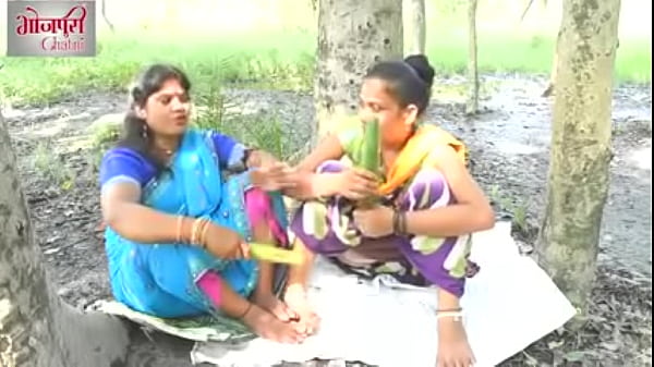 गाँव की औरतें अपनी चूत में क्या डालकर अपनी प्यास बुझाती हैं, खुद ही बता रही हैं