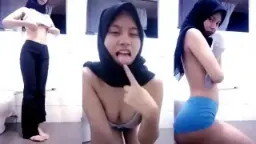 Cewek Jilbab Mulus Cantik, Sange Banget Pengen Digituin.