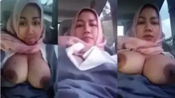 Goyangan Berjilbab Bikin Ojol Tergoda Di Dalam Mobil