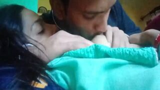 Menghisap Payudara Istri Desi Seksi Teman Yang Menggairahkan