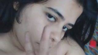 Video Solo Gadis Desi Dengan Payudara Montok Yang Menggoda