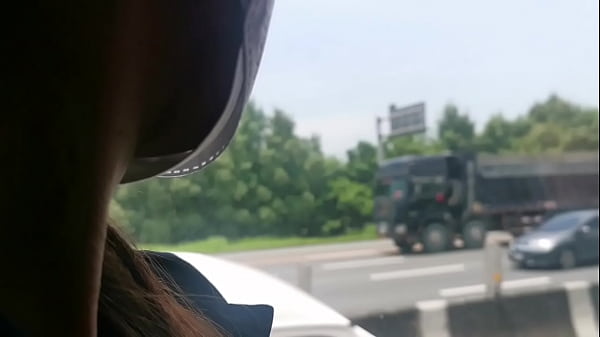 Pinay Mainin Ang Sarili Sa Bus Na Puno Ng Tao