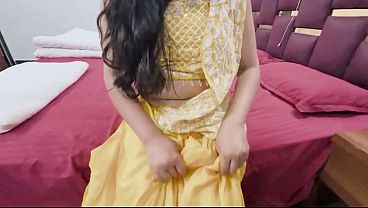 Bhabhi Bas Gili Chut Dekar Devar Ka Gussa Mitati Hai