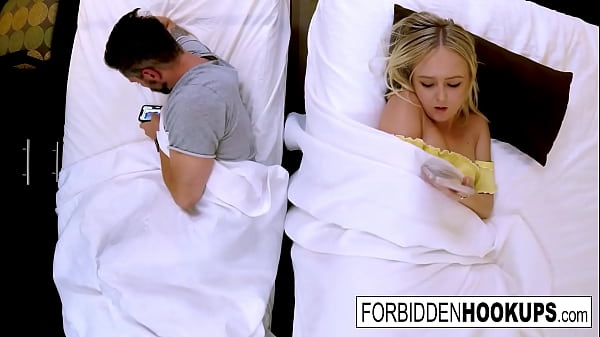 Gadis Seksi Berahi Mesum Dengan Saudara Tiri Terlarang!