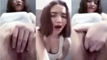 Cewe Bondol Binal Ngewe Pakai Tiga Jari Sampe Muncrat.