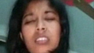 Desi Cewek Dengan Memek Sempit Ngegas Naikin Kontol Keras Pacarnya.