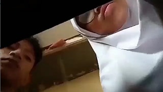 Skandal Panas Abg Sekolah Grepe-grepean Diam-diam Di Kelas