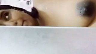 Swathi Naidu Mandi Sambil Pamer Perut Buncit, Bikin Greget