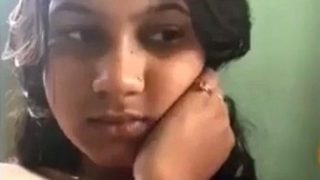 Tunjukkin Tubuh Telanjang Pacar Desi Pemalu Yang Bikin Meringis