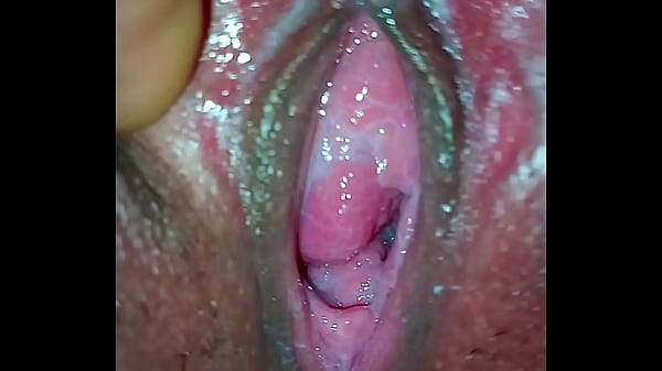 Bini Lagi Mainin Kontol Gede Suami, Crot Di Dalem, Desi Chudai Panas.