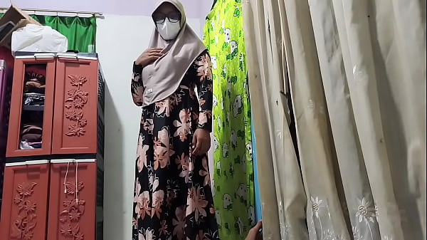 Bu Guru Ngeliat Murid Lagi Colmek, Langsung Diajak Crot Bareng.