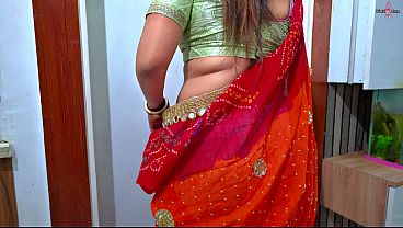 Bhabhi Desi Kitchen Mein Doodh Wale Ka Bill Chukane Ke Liye Jor Jor Se Chud Rahi Hai, Hindi Audio Ke Saath.