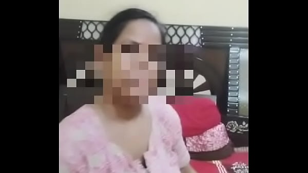 Desi Bhabhi Yang Haus Dan Basah Kuyup, Siap Digilas Nafsu Liar.