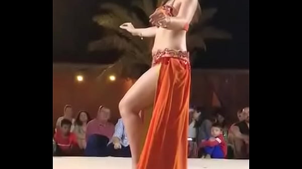 Tarian Desi Yang Bikin Ngilu, Goyangannya Bikin Basah!