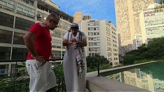 Sheik Árabe No Brasil Na Copa Do Mundo, Ele E O Guia Pegaram As Torcedoras Brasileiras No Hotel, Meteram AtÉ O Cuzinho Das Safadas, Completo No Red