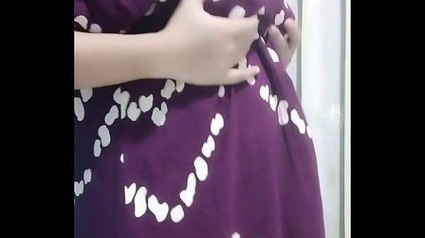 Bu Guru Berhijab Pamer Bagian Bawah Yang Basah.