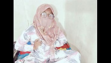 Tante Sangek Indonesia Viral Colmek Pakai Botol, Bikin Makin Greget!
