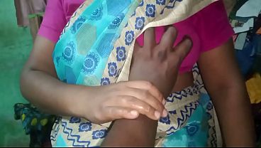 Ibu Rumah Tangga India Priyanka Siap Digoyang Di Rumah Sendiri