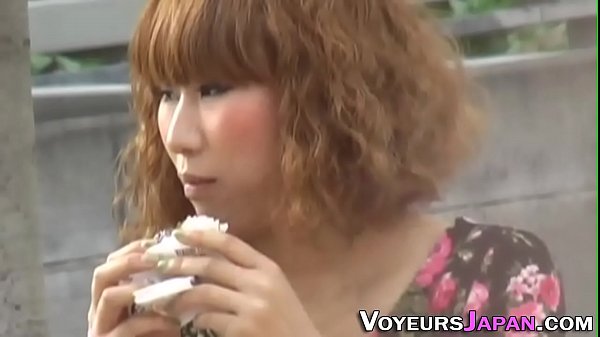 Gadis Jepang Remaja Lagi Sibuk Mainin Memeknya Sendiri