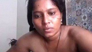 Mandi Pelayan Sendirian, Mulus Basah Kena Cipratan, Bikin Ngilu Nafsu.