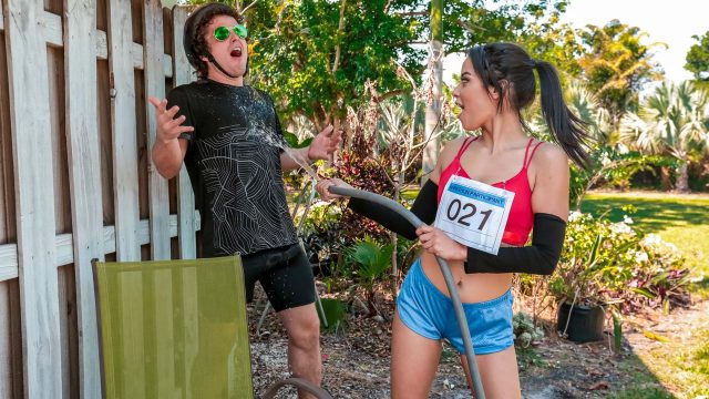 Maya Bijou Digebah Habis-habisan Sama Coach Robby Echo Di Sesi Latihan Marathon Yang Bikin Nafas Tersengal-sengal.
