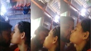 Tangan Cowok Dhaka Remas-remas Dan Ciumin Payudara Di Video Desi Panas.