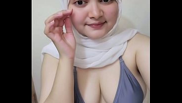 Awal Hari Goyang Ngecor Pakai Hijab, Bikin Makin Panas Dan Basah.