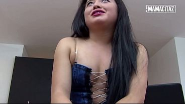 Gondrongnya Si Latina Pake Rok Mini, Bengkok Ke Depan… Dia Gak Tahan Megang-megang Pantat Gede Itu.
