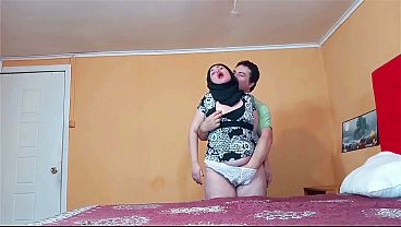 Wanita Berhijab Digoyang Dari Belakang Gaya Doggy.