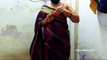 Bhabhi India, Sari Panasnya Basah Kena Peluh, Ngentot Di Ruang Tamu.