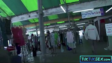 Lidah Dicocok, Ibu Thailand Mungil Digilir Dua Bule Gila