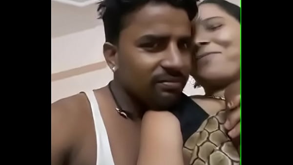 Desi Tante Montok, Toket Gede Ditekanin Sambil Ngos-ngosan.