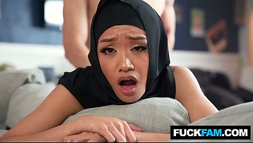 Hijabi Dikenalkan Budaya Amerika, Jade Kimiko Dan Parker Ambrose Makin Panas