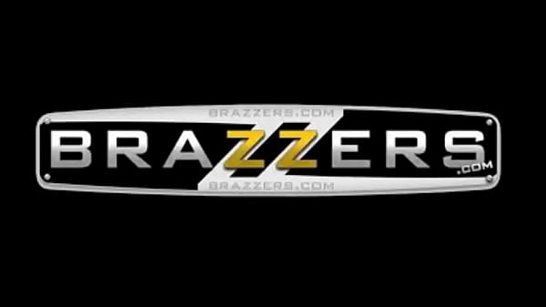 Brazzers, Bintang Porno Bertetek Gede Banget Bikin Ngaceng!