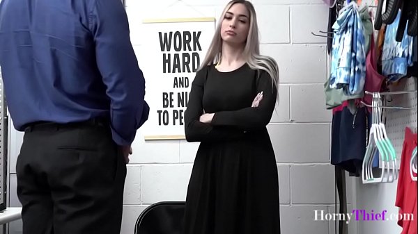 Anak Nakal Pakai Jilbab Digebrak Polisi Biar Bebas Dari Sel – Delilah Day | Maling Sange